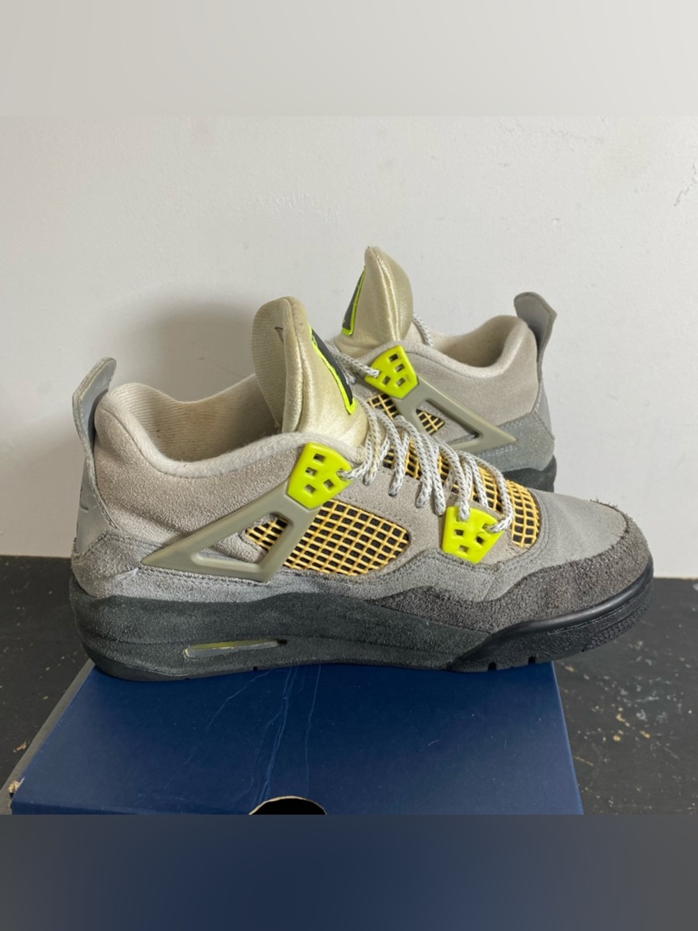 Size 6Y - Jordan 4 SE 95 Neon - Picture 7 of 9